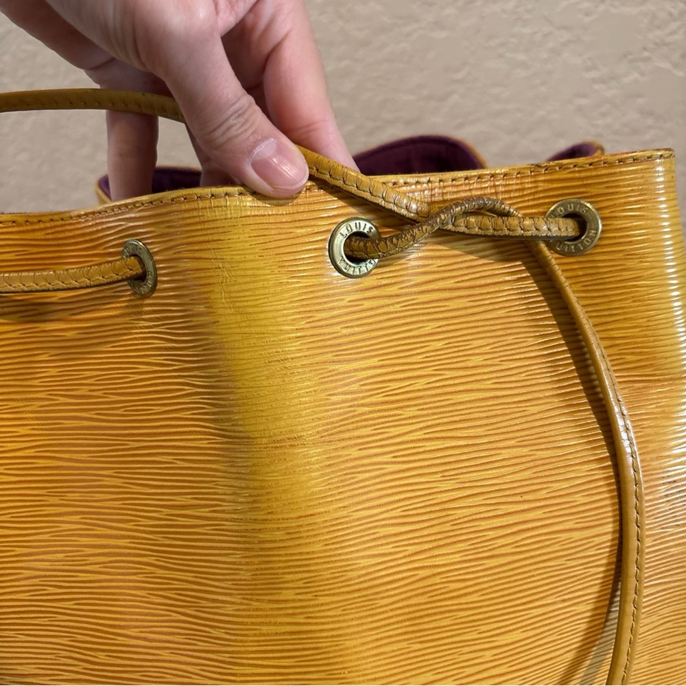 Louis Vuitton Yellow Epi Leather Bucket Shoulder Bag - Picture 4 of 13